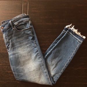 Abercrombie & Fitch Raw Hem Harper Ankle Jean